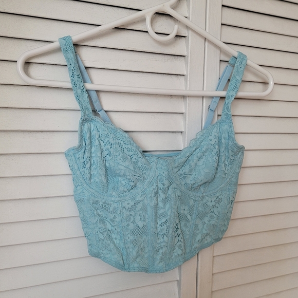 GILLY HICKS Hollister Lace Crop Top, Size XS - Picture 2 of 8